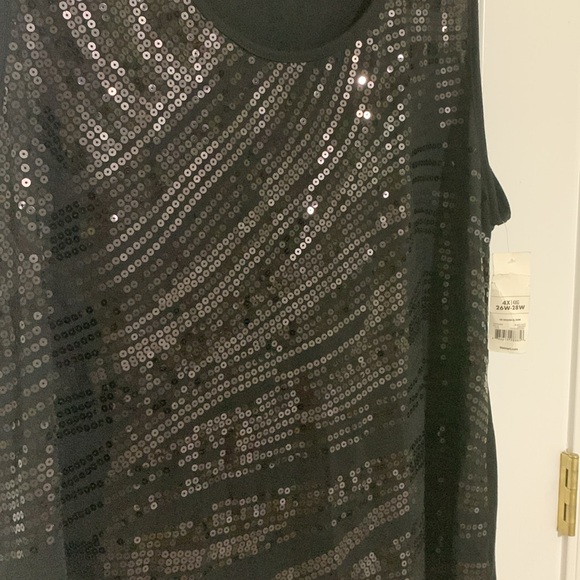 George Black sequence top. - Picture 2 of 9